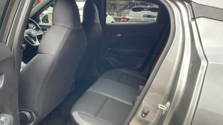 Nissan Juke 1.6 Hybrid N-Connecta 5dr Auto Hybrid Hatchback